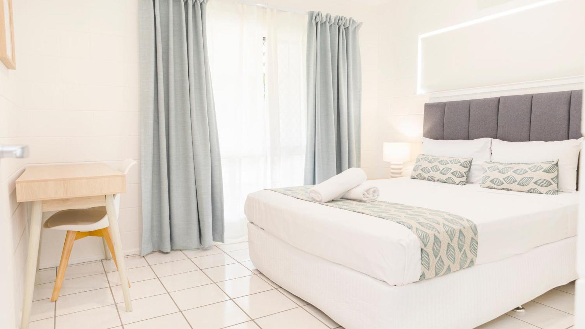 Palm View Holiday Apartments Bowen Exterior foto
